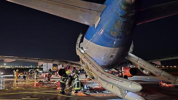 Antalya'da 'sabıkalı' uçağın sökümüne başlandı