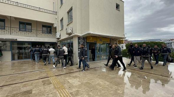 Marmaris Belediyesi'nde 'rüşvet' soruşturmasında gözaltına alınan şüpheliler adliyede