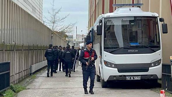 3 kişinin öldüğü eğlence mekanına silahlı saldırıya ilişkin 9 şüpheli adliyede