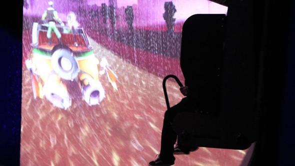 Türkiye’nin ilk uçan sinemasına yoğun ilgi