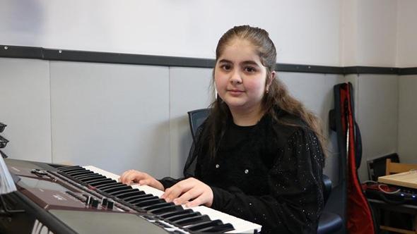 His kaybı ile sağ kolunu kullanamayan Zeynep, 2’nci kez hastalığını yendi