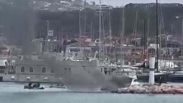 İzmir'de motoryat yangını