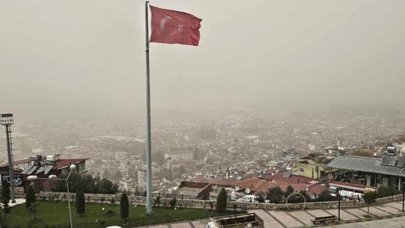 Hatay'da toz taşınımı etkisini sürdürüyor