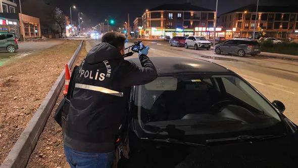 Bursa'da seyir halindeki otomobile mermi isabet etti