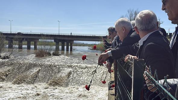 Zonguldak’ta 14 yıl önce köprü faciasında hayatını kaybeden 15 kişi anıldı