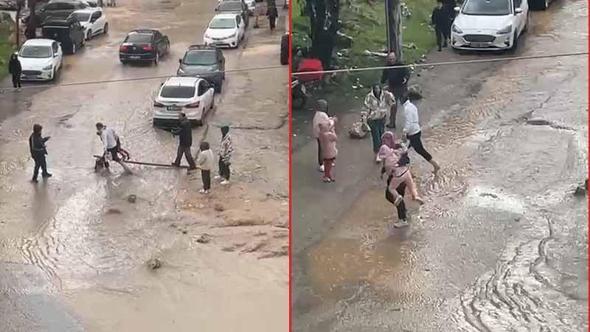 Mardin’de sağanak nedeniyle cadde ve sokaklar göle döndü