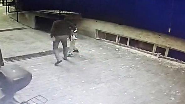 9 yaşındaki çocuğun 'Bahçeye zarar veriyorsun' denilerek darbedildiği iddiası