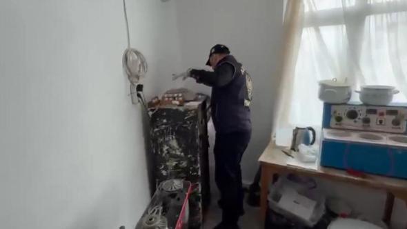 Fatih'te sahte altın imalathanesine polis baskını