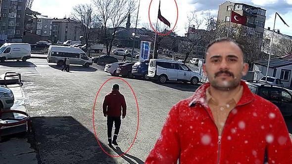 Rüzgârda dolanan bayrağı düzeltmek için 15 metrelik direğe tırmandı; o anlar görüntülendi