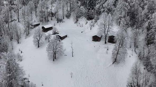 Ayder Yaylası'nda kar kalınlığı 20 santimetreye ulaştı