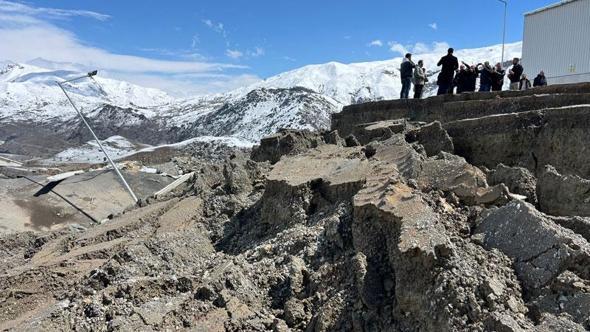 Hakkari'de katı atık tesisi, heyelanda büyük zarar gördü