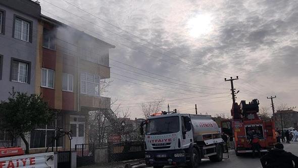 Evi ateşe verdi, babasına telefon açıp söndürmesini istedi