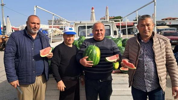 Antalya'da sezonun ilk erkenci karpuzu kilosu 40 liraya alıcı buldu
