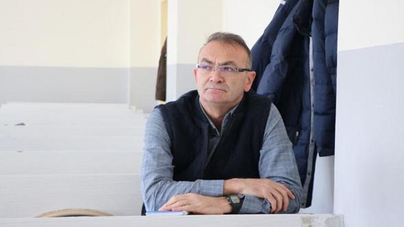 55 yaşındaki emekli albay, 3'üncü üniversitesini okuyor