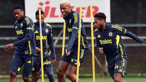 Fenerbahçe, Çaykur Rizespor maçı hazırlıklarını tamamlayarak kampa girdi