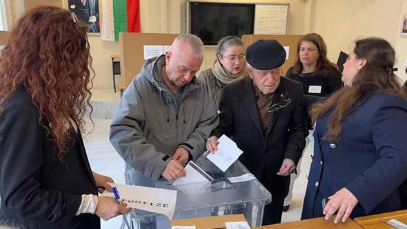 Bulgaristan seçimi için Avcılar’da sandık başına gittiler