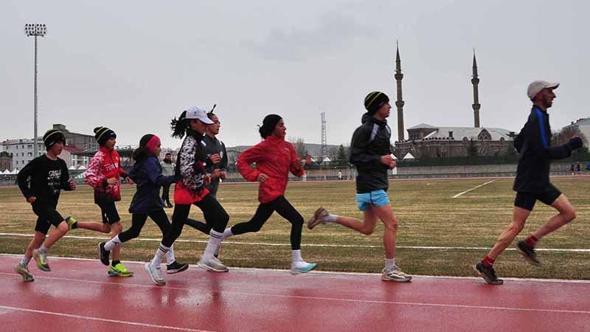 Milli atletler, Avrupa Şampiyonası hazırlıklarına Kars'ta devam ediyor