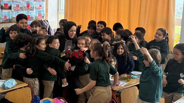 Öğrencilerin 'sevgi' mesajları, öğretmenlerini duygulandırdı