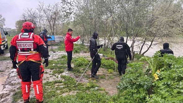 Nehirde kaybolan Ahmed’i arama çalışmaları yeniden başladı Nehirde kaybolan Ahmed’i arama çalışmaları yeniden başladı