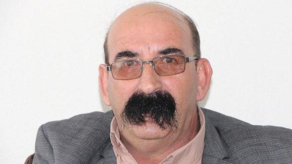 Bıyıklarıyla gündem olan ilçe başkanı: Yakıştığı için uzattım