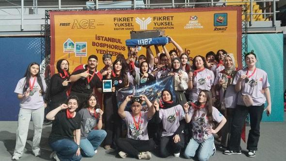 'Çaylak takım', robot yarışmasında Türkiye 2'ncisi oldu