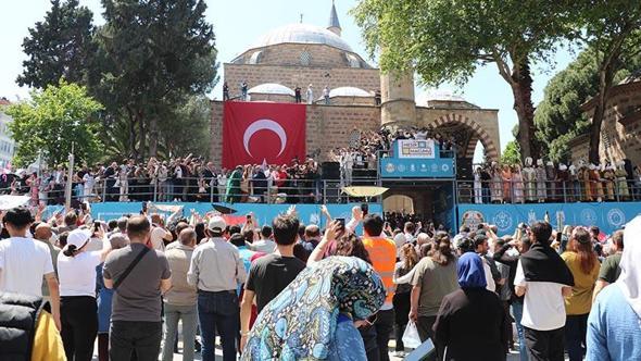 10 ton mesir macunu 20 dakikada saçıldı