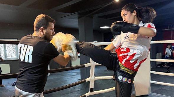 Milli muay thai sporcusu liseli Beyza'nın hedefi Avrupa ve dünya şampiyonluğu