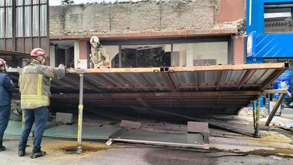 Ankara’da, yıkımı yapılan binanın çevresine çekilen bariyer caddeye devrildi; 3 yaralı