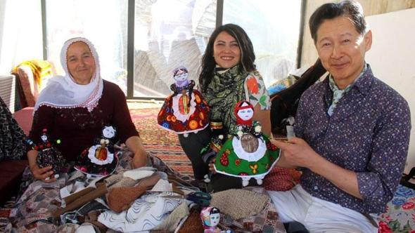 Japon sanatçı, 12 bin 500 kilometreden bez bebek tutkusu için Kayseri’ye geldi