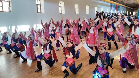 İstanbul'da "Türk Dünyası Çocuk Oyunları Şenliği" düzenlendi