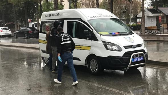 Çaldıkları para ve altınları kaza yaptıkları yerde bırakıp kaçtılar