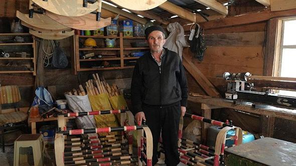 Dededen gelen geleneksel beşik üretimini 50 yıldır sürdürüyor