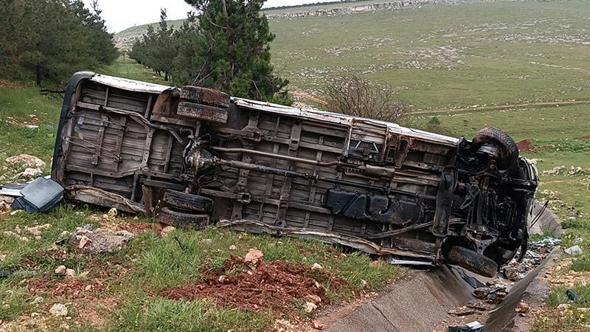 Gaziantep'te işçi servisi devrildi; 16 yaralı
