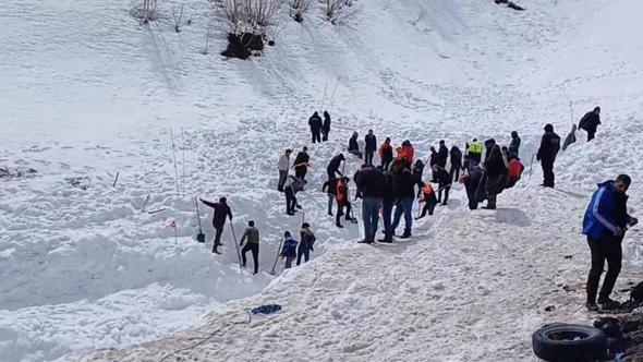 Çığ altında kalan çoban için yeniden başlatılan arama çalışmaları 4'üncü gününde