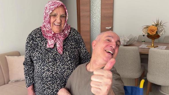 78 yaşındaki annenin hayali gerçek oldu; hediye edilen evde bakımını üstlendiği oğlu güneşi gördü