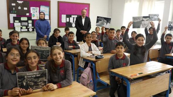 Şarkıcı İbrahim Erkal’a klipli anma