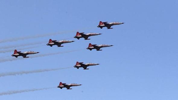 SOLOTÜRK ve Türk Yıldızları’ndan Samsun’da prova uçuşu