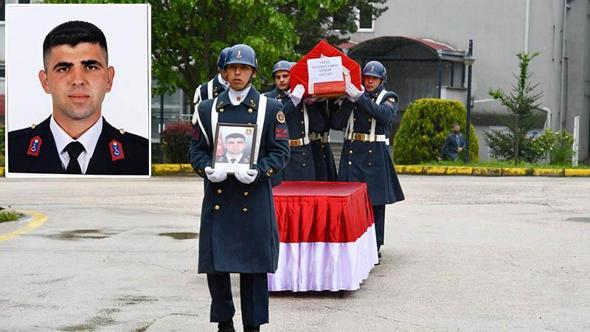 Kalp krizinden ölen ilçe jandarma komutanı, askeri törenle uğurlandı