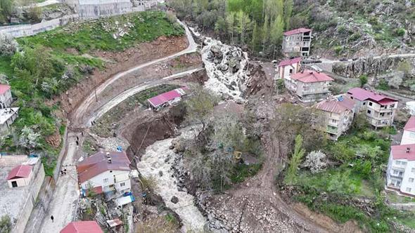 Beyttüşebap'ta derelere yakın 20 ev tahliye edildi