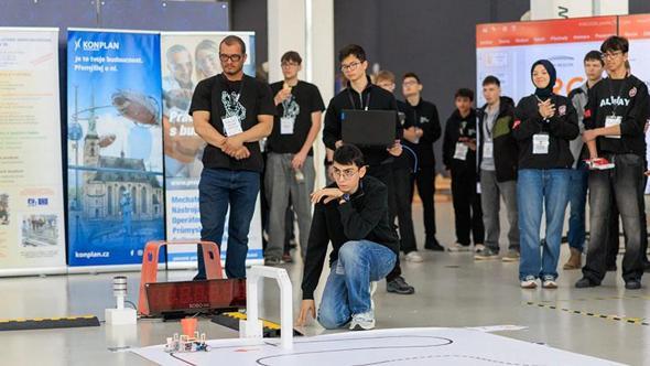 143 yıllık lisenin öğrencileri robot yarışmasında dünya 2’ncisi oldu; hedef şampiyonluk