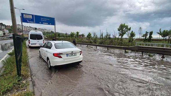 Zonguldak-İstanbul kara yolu su ile doldu, araç kuyrukları oluştu