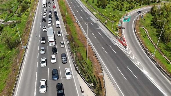 Bolu Dağı geçişinde bayram trafiği yoğunluğu