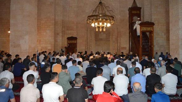 Mardin’de, 842 yıllık Ulu Cami’de bayram namazı yoğunluğu