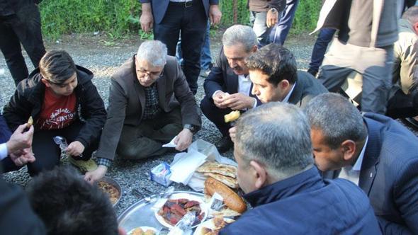Bingöl’de 500 yıllık ‘divan’ geleneğini, Kurban Bayramı’nda da yaşattılar