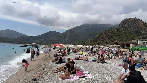 Ölüdeniz’de bayram yoğunluğu