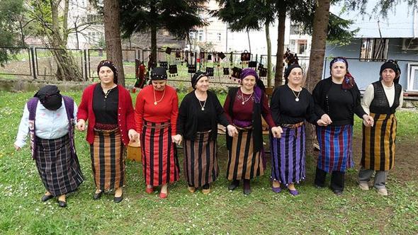 'Altın Kızlar' dayanışması; türkülerle dokunan 'dastar'a horonlu tanıtım