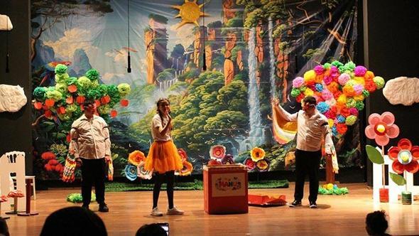 Özel gereksinimli öğrencilerden 'Farklılıklarımız Zenginliğimiz' tiyatro oyunu