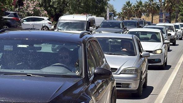 Bodrum'daki tatilciler dönüyor; 12 saatte 10 binden araç çıkış yaptı