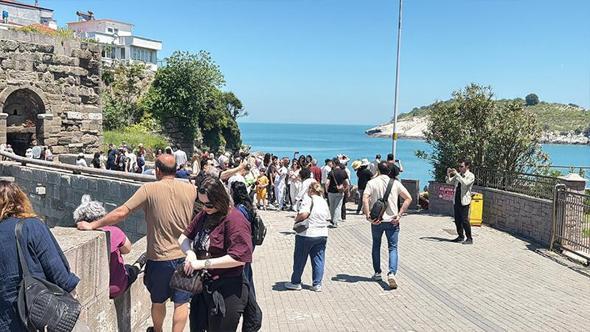 Bayram tatilinde 6 bin nüfuslu ilçeye 182 bin kişi geldi