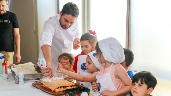 PKU'lu 'minik şefler', düşük proteinli mutfakta yeteneklerini sergiledi